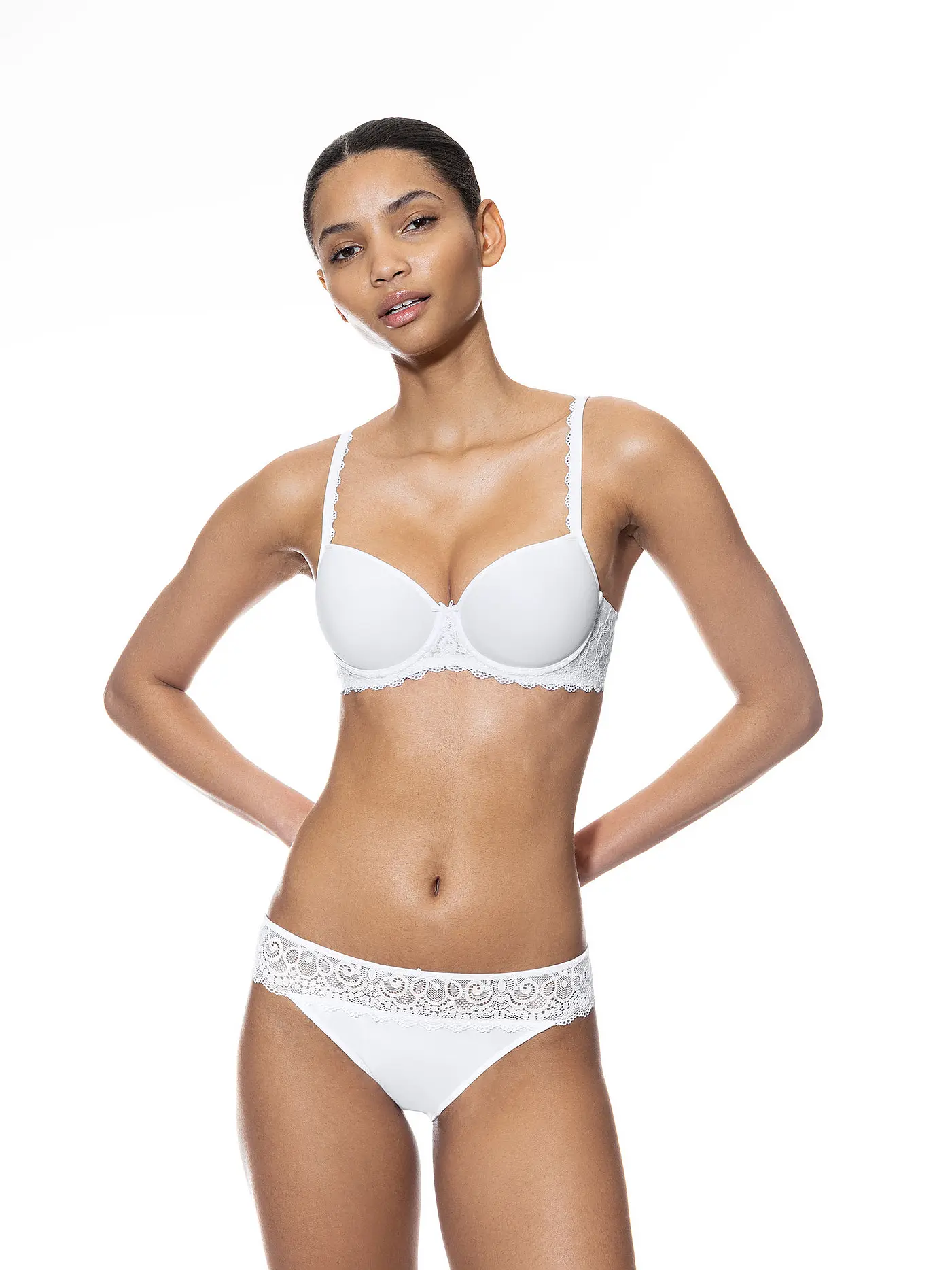 MEY | Spacer BH Halfcup Amorous weiss | 